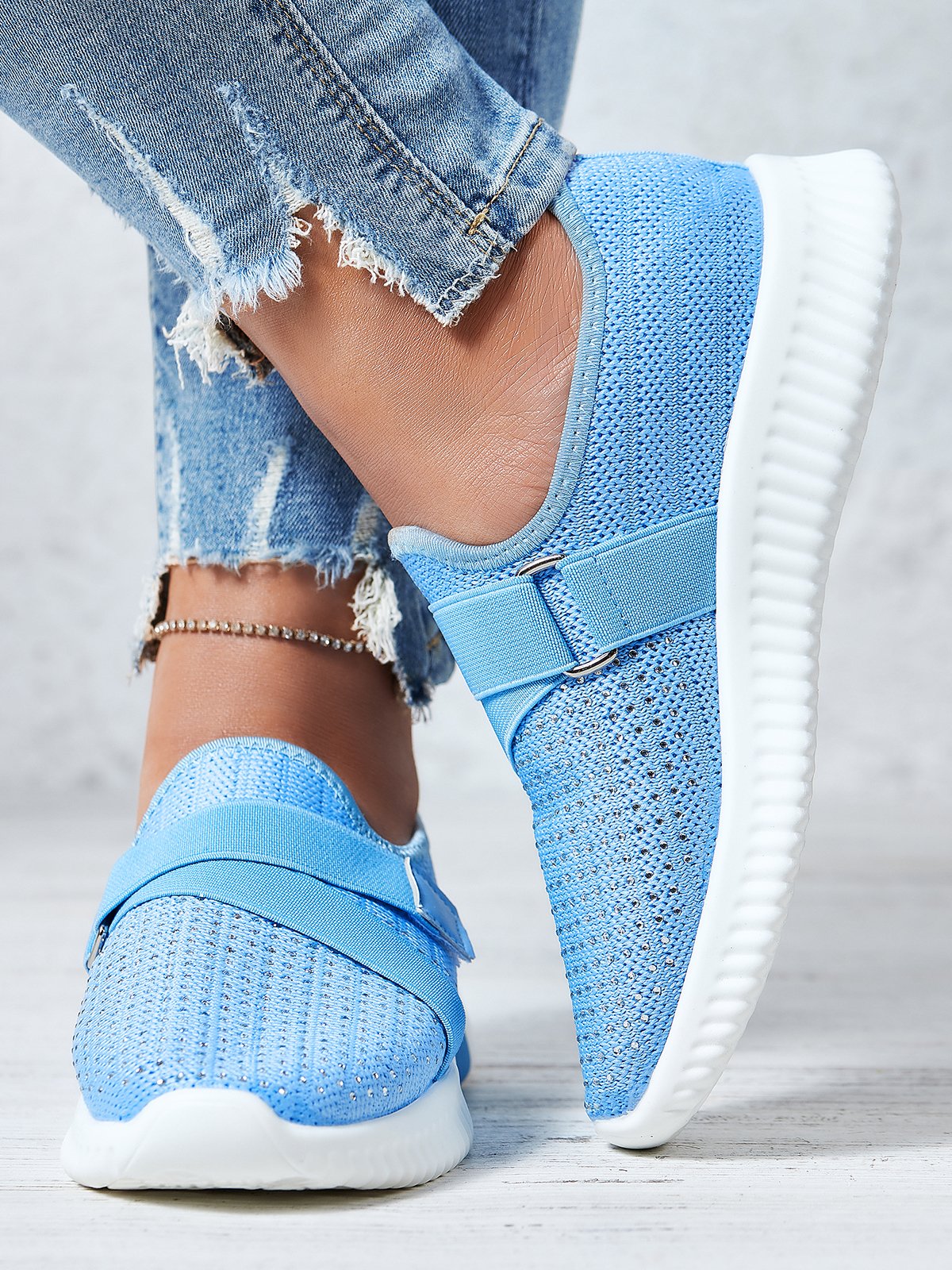 Rhinestone Flyknit Breathable Upper Sneakers