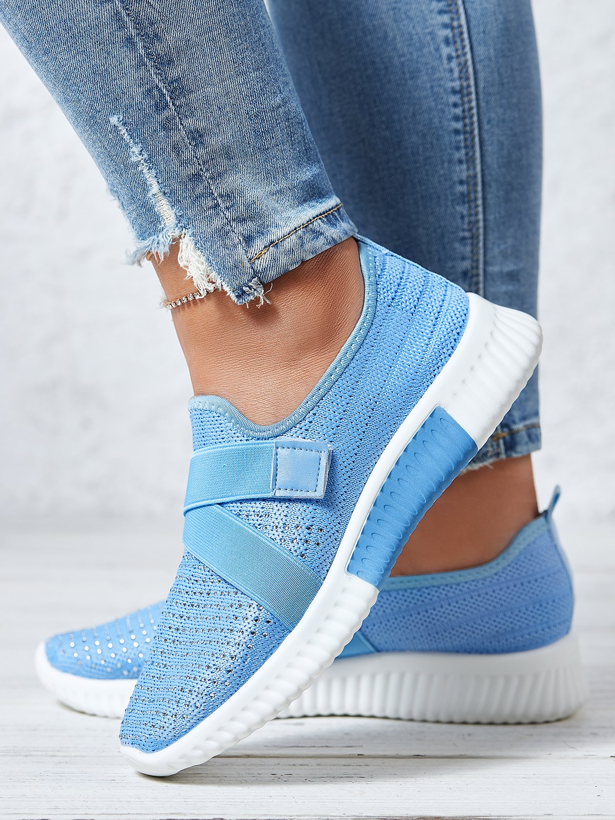 Rhinestone Flyknit Breathable Upper Sneakers