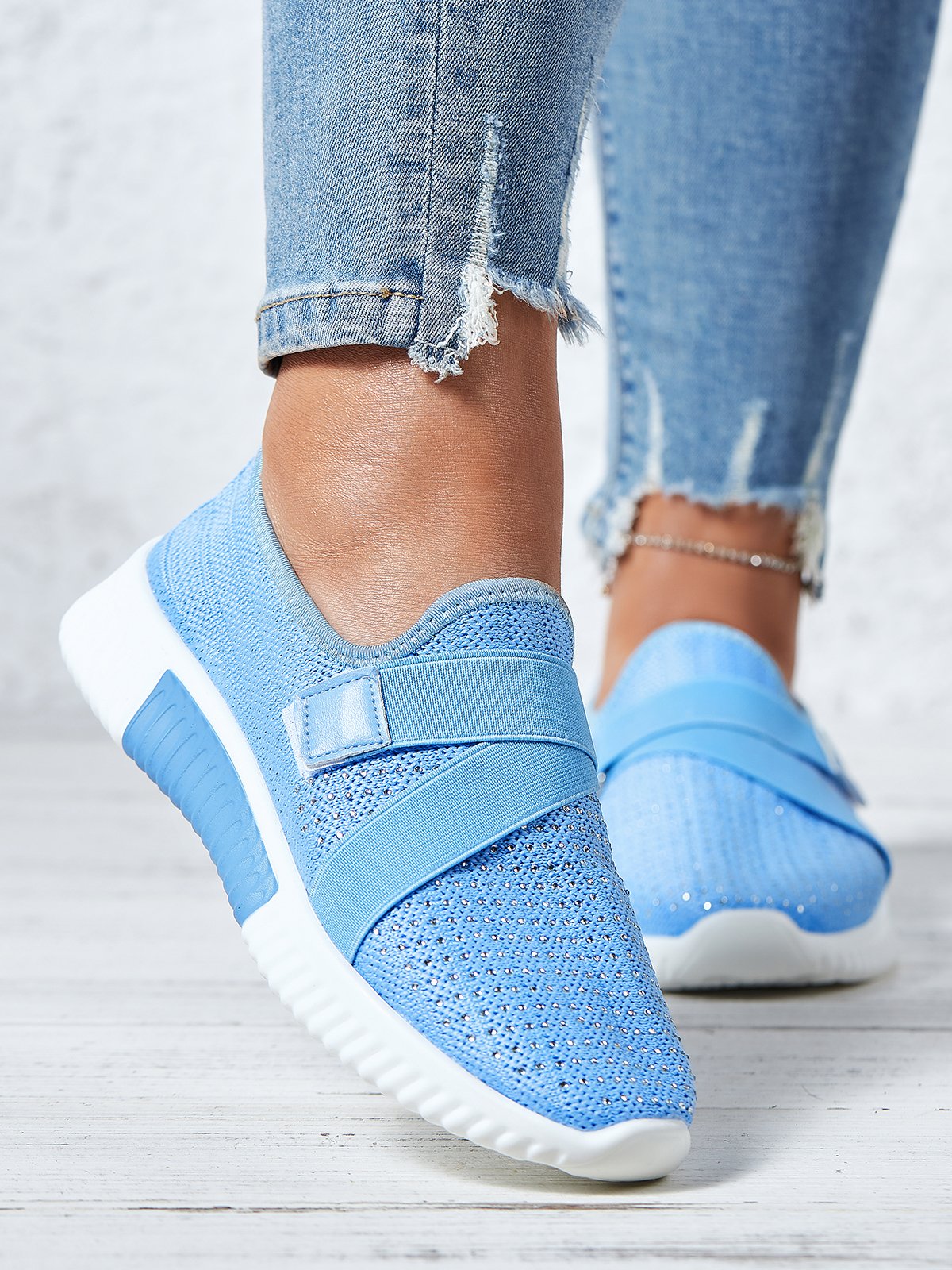 Rhinestone Flyknit Breathable Upper Sneakers